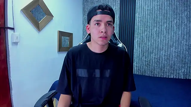 Mike 0233  online show from October 29, 4:26 am