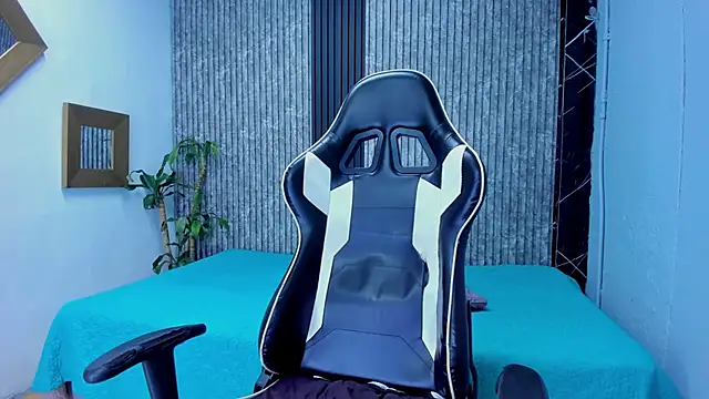 Mike 0233  online show from October 31, 4:24 am