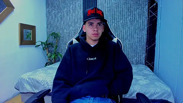 Mike 0233  online show from November 16, 4:18 am