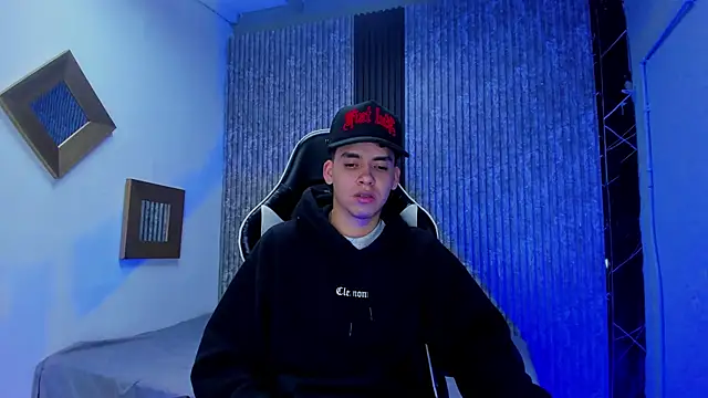 Mike 0233  online show from December 2, 4:18 am