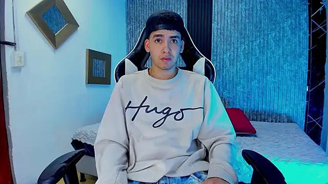 Mike 0233  online show from December 5, 5:05 am