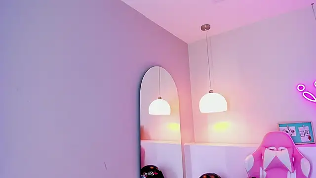 violeth hill online show from February 24, 6:58 pm