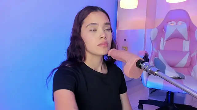 violeth hill online show from March 10, 8:01 pm