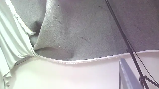 carolinesampaio online show from January 3, 4:27 pm