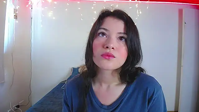 Snapshot of juli05star20 chatting on December 17, 2:55 pm juli05star20 online show from December 17, 2:55 pm