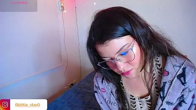 Snapshot of juli05star20 chatting on December 20, 10:43 pm juli05star20 online show from December 20, 10:43 pm