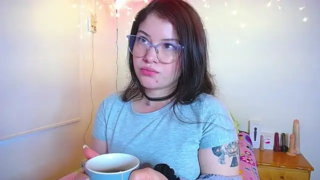 Snapshot of juli05star20 chatting on January 5, 10:08 pm juli05star20 online show from January 5, 10:08 pm