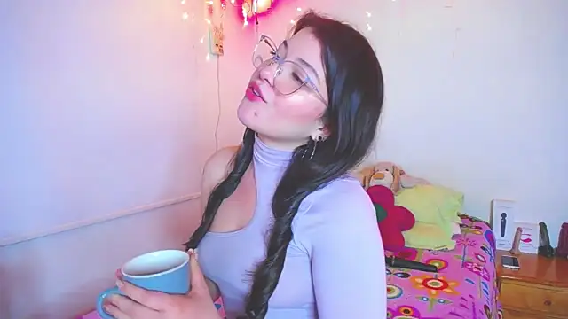 Snapshot of juli05star20 chatting on January 7, 1:49 am juli05star20 online show from January 7, 1:49 am