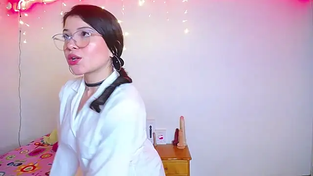 Snapshot of juli05star20 chatting on January 12, 5:03 am juli05star20 online show from January 12, 5:03 am