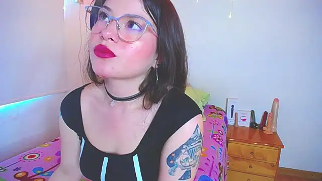 Snapshot of juli05star20 chatting on January 16, 7:10 pm juli05star20 online show from January 16, 7:10 pm