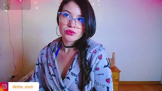 Snapshot of juli05star20 chatting on January 29, 3:54 am juli05star20 online show from January 29, 3:54 am