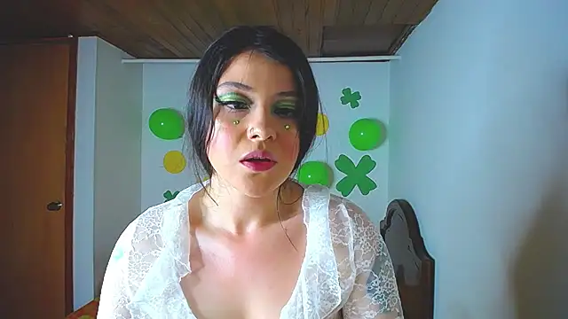 Snapshot of juli05star20 chatting on March 18, 6:48 pm juli05star20 online show from March 18, 6:48 pm