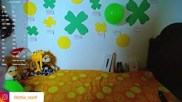 Snapshot of juli05star20 chatting on March 19, 1:51 pm juli05star20 online show from March 19, 1:51 pm