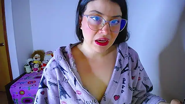 Snapshot of juli05star20 chatting on September 11, 2:22 am juli05star20 online show from September 11, 2:22 am