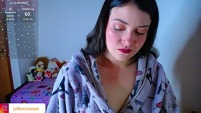 Snapshot of juli05star20 chatting on September 12, 3:17 am juli05star20 online show from September 12, 3:17 am