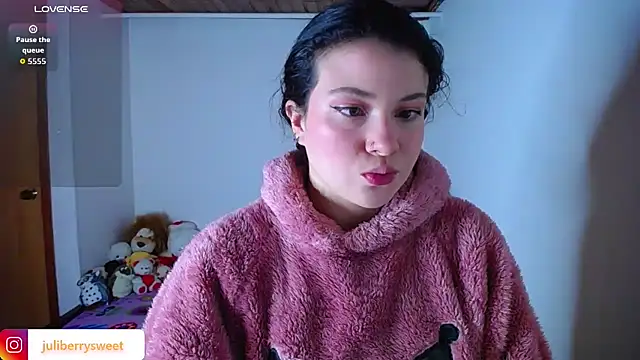 Snapshot of juli05star20 chatting on October 15, 3:06 am juli05star20 online show from October 15, 3:06 am