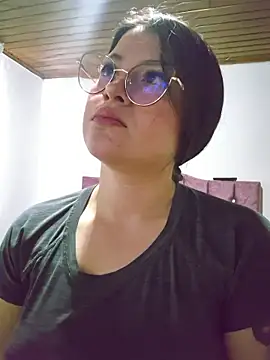 juli05star20 online show from May 20, 7:53 pm