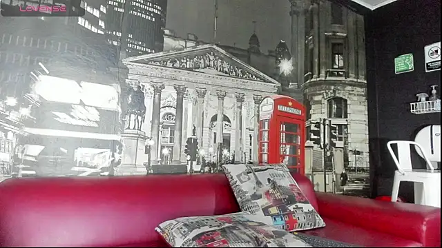 Snapshot of CloeRodriguez chatting on February 13, 8:49 pm CloeRodriguez online show from February 13, 8:49 pm