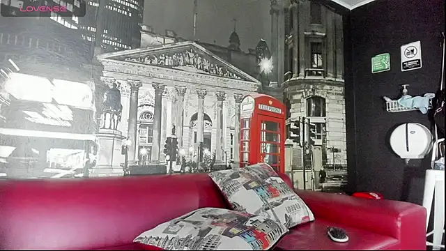 Snapshot of CloeRodriguez chatting on February 14, 9:00 pm CloeRodriguez online show from February 14, 9:00 pm