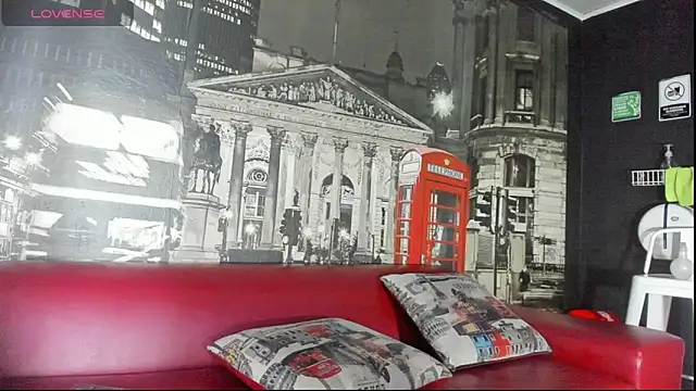 Snapshot of CloeRodriguez chatting on March 21, 8:56 pm CloeRodriguez online show from March 21, 8:56 pm