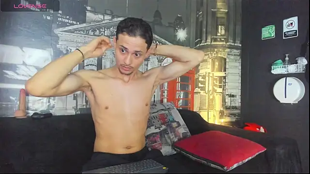 CloeRodriguez online show from May 9, 10:15 pm