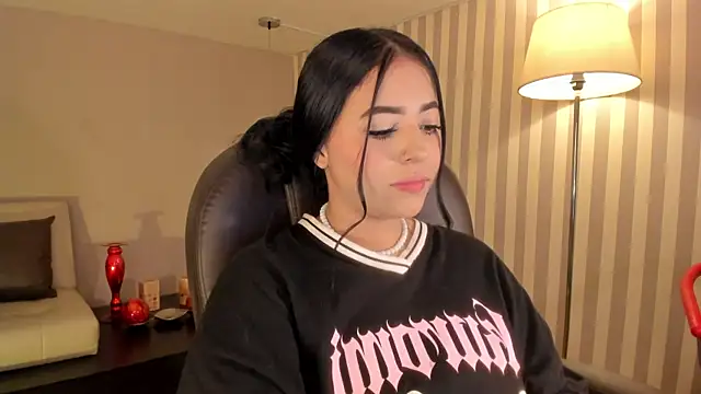 Maaiitee online show from November 5, 1:00 pm