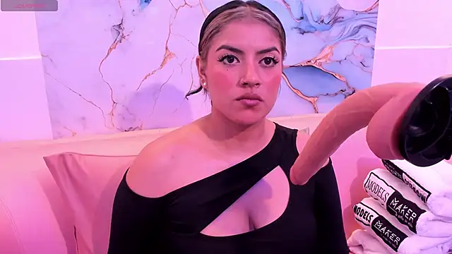 taylor cupper online show from September 18, 3:52 am