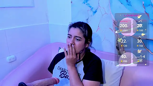 taylor cupper online show from October 31, 3:40 am