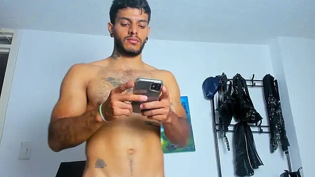 JuanBlade online show from October 2, 5:20 pm