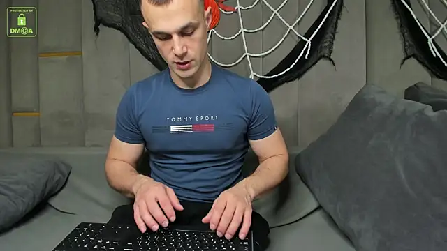 BrandonNorris online show from October 16, 4:13 am