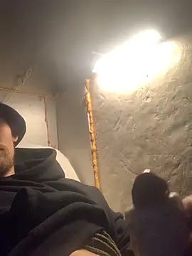 Snapshot of Boysex227 chatting on December 17, 9:10 pm Boysex227 online show from December 17, 9:10 pm