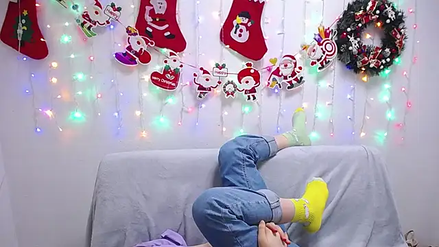 Snapshot of TinaRedly chatting on December 15, 3:56 am TinaRedly online show from December 15, 3:56 am