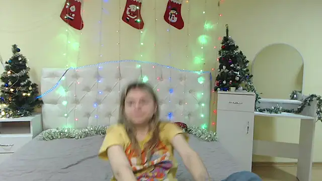 Snapshot of TinaRedly chatting on December 21, 1:21 pm TinaRedly online show from December 21, 1:21 pm