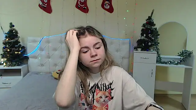 Snapshot of TinaRedly chatting on January 5, 5:09 pm TinaRedly online show from January 5, 5:09 pm