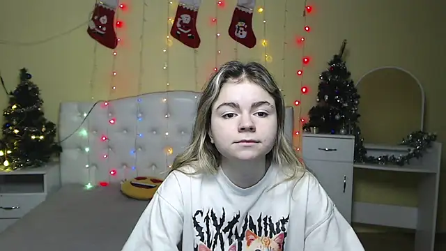 Snapshot of TinaRedly chatting on January 6, 9:52 am TinaRedly online show from January 6, 9:52 am
