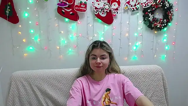 Snapshot of TinaRedly chatting on January 9, 12:46 am TinaRedly online show from January 9, 12:46 am