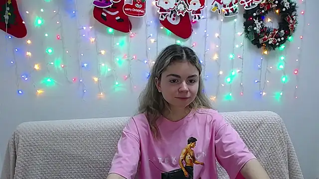 Snapshot of TinaRedly chatting on January 9, 3:47 am TinaRedly online show from January 9, 3:47 am