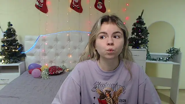 Snapshot of TinaRedly chatting on January 12, 9:29 pm TinaRedly online show from January 12, 9:29 pm