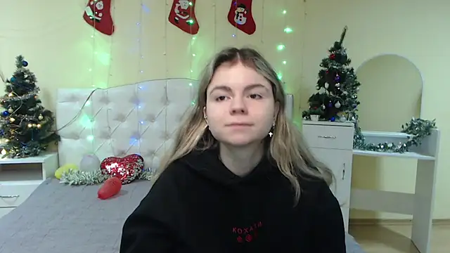 Snapshot of TinaRedly chatting on January 13, 6:38 pm TinaRedly online show from January 13, 6:38 pm