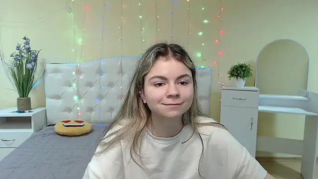 Snapshot of TinaRedly chatting on January 19, 5:28 pm TinaRedly online show from January 19, 5:28 pm
