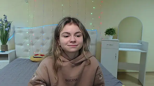 Snapshot of TinaRedly chatting on January 21, 3:59 am TinaRedly online show from January 21, 3:59 am
