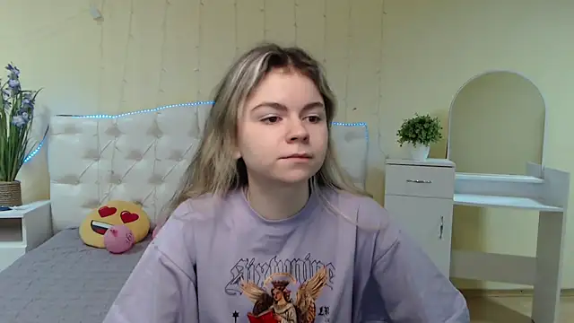 Snapshot of TinaRedly chatting on January 21, 6:45 pm TinaRedly online show from January 21, 6:45 pm