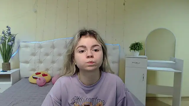 Snapshot of TinaRedly chatting on January 22, 12:48 am TinaRedly online show from January 22, 12:48 am