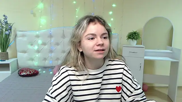 Snapshot of TinaRedly chatting on January 27, 6:41 pm TinaRedly online show from January 27, 6:41 pm