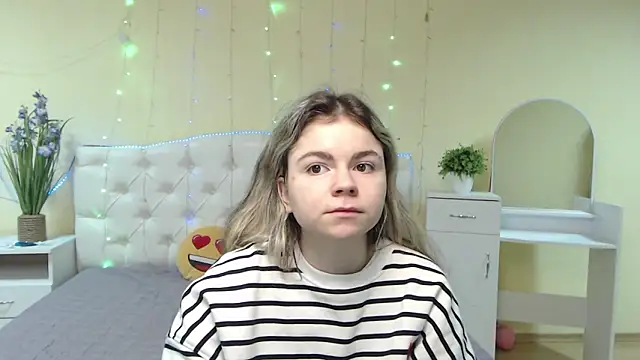 Snapshot of TinaRedly chatting on January 27, 9:55 pm TinaRedly online show from January 27, 9:55 pm