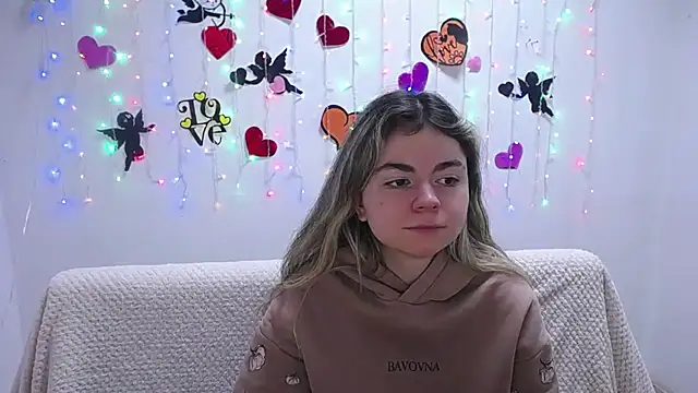 Snapshot of TinaRedly chatting on February 17, 6:59 pm TinaRedly online show from February 17, 6:59 pm