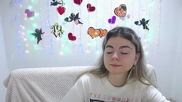 Snapshot of TinaRedly chatting on February 20, 4:14 pm TinaRedly online show from February 20, 4:14 pm