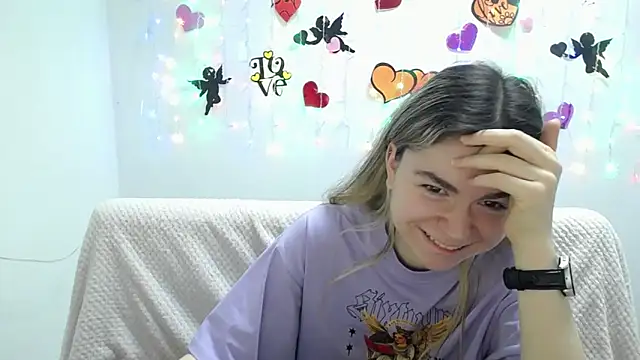 Snapshot of TinaRedly chatting on February 23, 12:27 pm TinaRedly online show from February 23, 12:27 pm