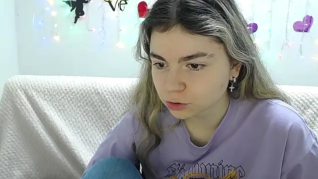Snapshot of TinaRedly chatting on February 23, 3:29 pm TinaRedly online show from February 23, 3:29 pm