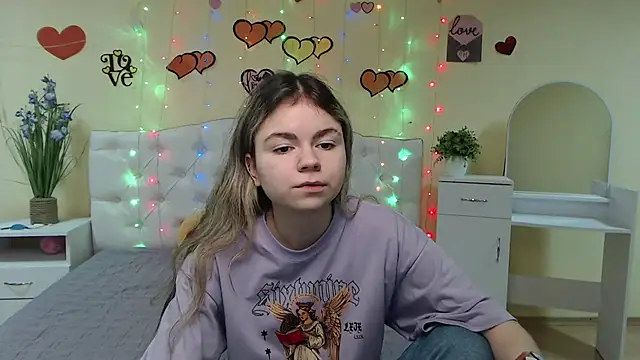 Snapshot of TinaRedly chatting on March 3, 9:26 pm TinaRedly online show from March 3, 9:26 pm